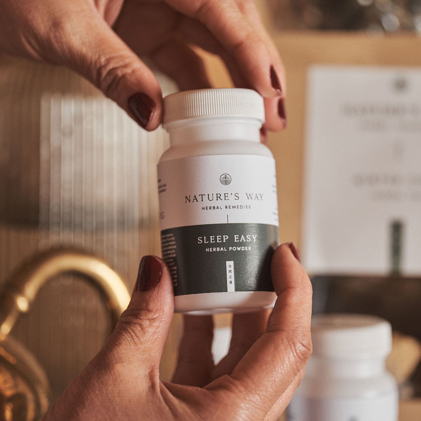 Fine herbal remedy powder made from premium Chinese medicinal herbs for natural healing and wellness.